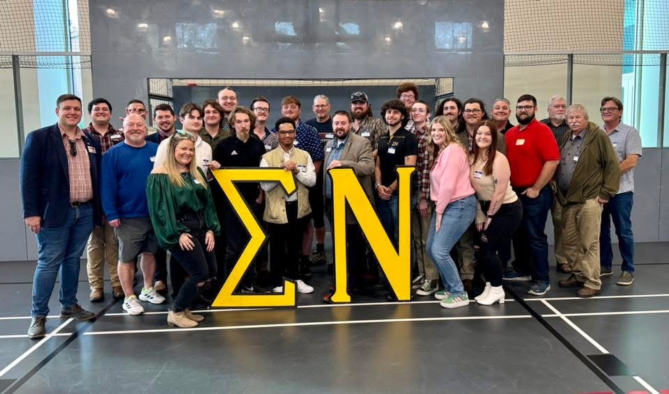 Sigma Nu Fraternity Iota Lambda 195